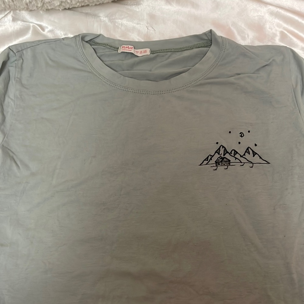 1 set of  4 crop tops